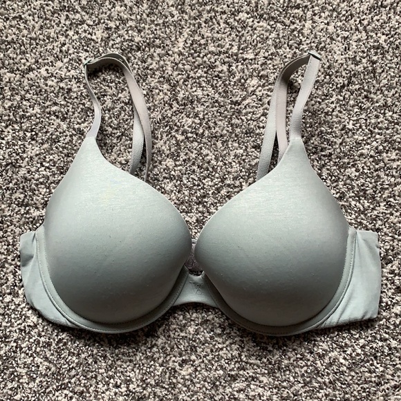 2 Perfect coverage Bras by VS - Picture 3 of 8